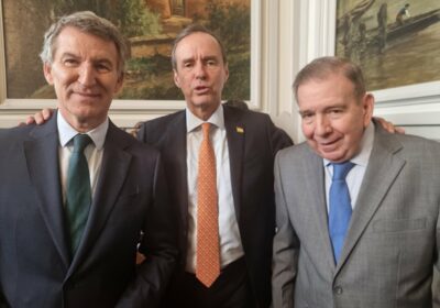 En Madrid respaldamos lucha de @MariaCorinaYA y @EdmundoG en foro de @FundacionLD y @FundLibertadRos.…