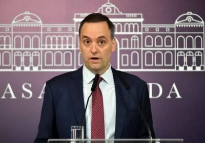 El Gobierno anunció la implementación de un servicio militar voluntario para jóvenes de entre…