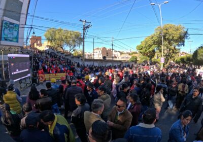 #Ahora | En inmediaciones del Tribunal Constitucional, en la ciudad de #Sucre, se instaló…