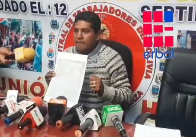 El dirigente gremial alteño Toño Siñani denuncia una orden de aprehensión en su contra.…
