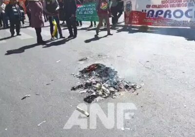 #GrupoFides | #ANF #LaPaz Propietarios de micro y pequeñas empresas quemaron sus productos como…
