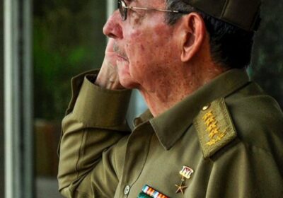 Hacemos llegar nuestro respetuoso y caluroso abrazo al General de Ejército, compañero y hermano…