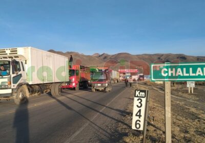 #GrupoFides | #ANF Tercer día de bloqueo en Challapata, sobre la carretera Panamericana. Decenas…