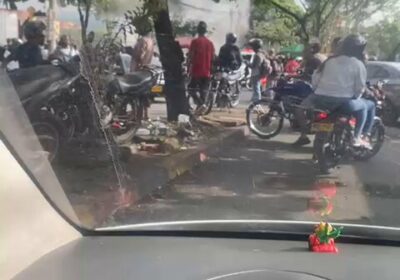🇨🇴 | ‼️ URGENTE — Explota una motocicleta bomba en un centro policial de…
