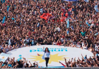 Con profunda indignación expreso mi solidaridad con la hermana @CFKArgentina, su familia y al…