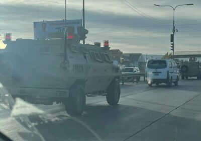 Un vecino de Cochabamba fotografia vehículos militares rumbo a la carretera Oruro-Llallagua