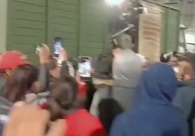 #GrupoFides | #ANF Policías descendieron de camiones al llegar a Llallagua, en medio de…