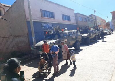 Efectivos de las FFAA llegan a Pocoata, Potosí, para resguardar la seguridad de los…