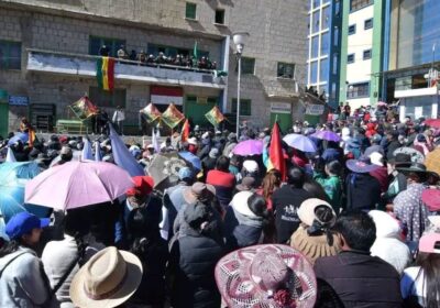 #GrupoFides | #ANF #Política 𝐄𝐧 𝐋𝐥𝐚𝐥𝐥𝐚𝐠𝐮𝐚 𝐝𝐞𝐜𝐥𝐚𝐫𝐚𝐧 𝐞𝐧𝐞𝐦𝐢𝐠𝐨 𝐚 𝐄𝐯𝐨 𝐌𝐨𝐫𝐚𝐥𝐞𝐬, 𝐩𝐢𝐝𝐞𝐧 𝐥𝐚 𝐫𝐞𝐧𝐮𝐧𝐜𝐢𝐚…