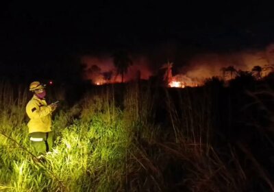 #GrupoFides | #ANF Luego de tres horas de trabajo, el incendio en pastizales cerca…