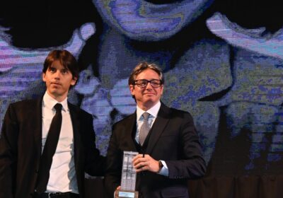 #GrupoFides | #AND 𝐂𝐀𝐅 𝐫𝐞𝐜𝐢𝐛𝐢ó 𝐞𝐥 𝐏𝐫𝐞𝐦𝐢𝐨 𝐀𝐧𝐚 𝐅𝐫𝐚𝐧𝐤 𝐩𝐨𝐫 𝐬𝐮 𝐜𝐨𝐦𝐩𝐫𝐨𝐦𝐢𝐬𝐨 𝐜𝐨𝐧 𝐥𝐚…