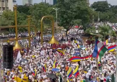 🇨🇴 | ÚLTIMA HORA — Miles de colombianos salen a las calles en rechazo…
