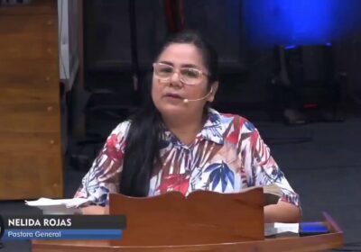 🇵🇪 | Pastora evangélica peruana celebra el fuerte sismo de hoy en plena iglesia:…
