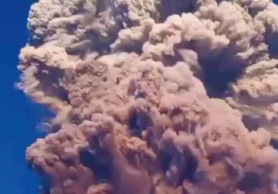 🇮🇩 | ÚLTIMA HORA: Gran erupción en el monte Lewotobi Laki-laki, Indonesia. A las…