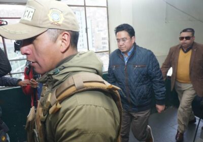 Ex ministro de justicia César Siles es trasladado desde su detención en la Felcc…