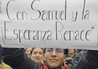 Llegué al histórico Distrito 8 de El Alto. Nos reunimos en un recinto modelado…