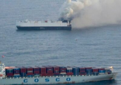 | Un buque de carga que llevaba vehículos eléctricos nuevos de China a México…