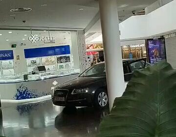 🇪🇸 | LO ÚLTIMO: Robo de película en el centro comercial Parquesur de Madrid,…