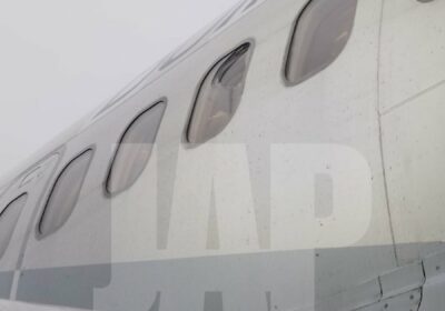 VENTANA ROTA EN UN AVIÓN DE BOA!!! Un ave (temporada en Santa Cruz) chocó…