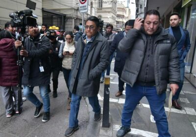 #LaPaz | El exministro de Justicia Iván Lima sale de su declaración informativa ante…