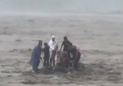 Familia muere arrastrada por crecida de un río en Pakistán Las lluvias monzónicas, típicas…