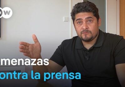 Periodista salvadoreño se autoexilia a causa de presión política por parte de funcionarios de…