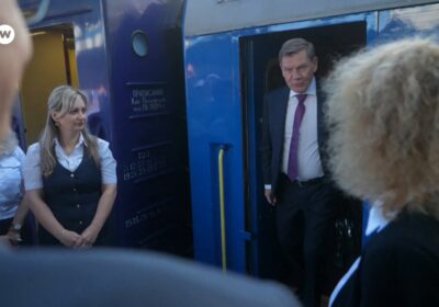 El ministro de Exteriores alemán llega en visita oficial a #Ucrania. Promete mantener la…