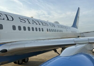 🇺🇸 | Trump se dirige al “Alligator Alcatraz”, el enorme centro de detención para…