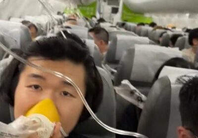 Un Boeing 737 de Spring Airlines cayó 26,000 pies en pleno vuelo entre Shanghái…