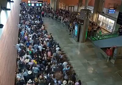 🇪🇸‼️ | Caos absoluto en la T4 de Madrid-Barajas: colas kilométricas y vuelos internacionales…
