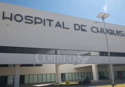 Hermetismo en puertas del Hospital Chuquisaca, donde se encuentra internado el gobernador Damián Condori.…