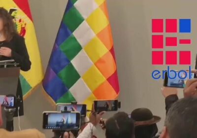 La ministra de Salud y Deportes, María Renée Castro, informa sobre la aprobación de…