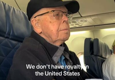 🇺🇸🫡 | La tripulación de un vuelo en EE. UU. homenajea a Gordy, veterano centenario…