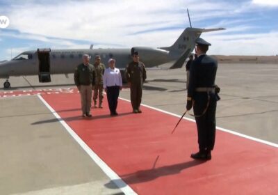 Presidenta peruana Dina Boluarte se duplica el sueldo con su popularidad por el suelo…