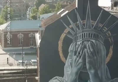 🇫🇷🇺🇸 | Un mural en Francia ataca a EE. UU. mostrando a la Estatua de…