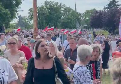 🇵🇱🇻🇪🇨🇴 | LO ÚLTIMO — Más de 10,000 polacos protestan en Toruń tras el…