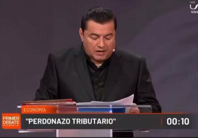 Legalización de autos chutos para generar ingresos propone Jhonny Fernández. ¿Qué opinas?