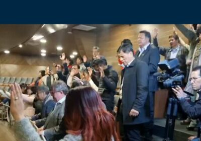 Oran para sacar a los «demonios» de la Asamblea Evangélicos junto al diputado Miguel…