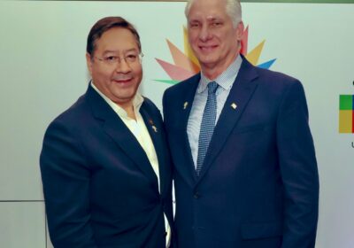 Siempre es grato reunirnos con el hermano presidente de #Cuba, @DiazCanelB, con quien compartimos…