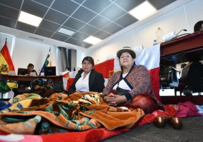 #LaPaz | Diputados que se oponen a la aprobación de los contratos sobre el…