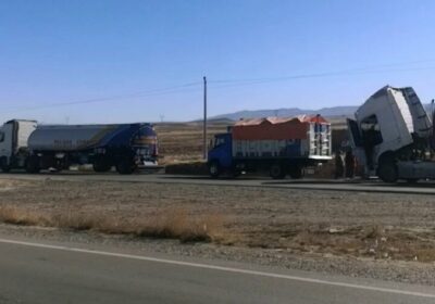 Hay pocos vehículos en las carreteras. El país está a punto de paralizarse. ¿La…
