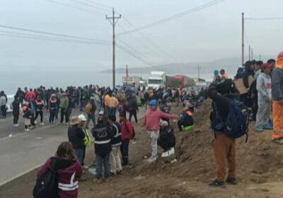 #GrupoFides | #ANF #Mundo 𝐌𝐢𝐧𝐞𝐫𝐨𝐬 𝐢𝐫𝐫𝐞𝐠𝐮𝐥𝐚𝐫𝐞𝐬 𝐦𝐚𝐧𝐭𝐢𝐞𝐧𝐞𝐧 𝐥𝐨𝐬 𝐛𝐥𝐨𝐪𝐮𝐞𝐨𝐬 𝐞𝐧 𝐜𝐚𝐫𝐫𝐞𝐭𝐞𝐫𝐚𝐬 𝐝𝐞𝐥 𝐬𝐮𝐫 𝐝𝐞…