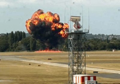 🇬🇧‼️ | ÚLTIMA HORA — Se estrella un avión en el aeropuerto Southend de…