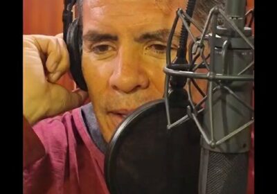 Lo que debes LAS NOTICIAS EN VOZ