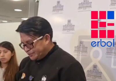 El diputado «evista» Renán Cabezas responde a preguntas sobre las declaraciones de Ruth Nina.…