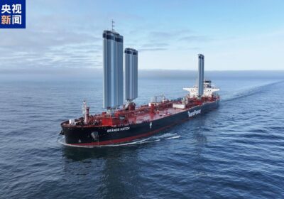 🇨🇳 | China lanza el primer petrolero con velas ajustables del mundo, que se…
