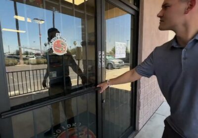 🇺🇸 | En Arizona, arrestan al dueño de una taquería por contratar inmigrantes ilegales,…