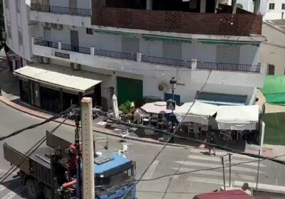 🇪🇸‼️ | Magrebí armado con un cuchillo destroza la terraza de un bar en…