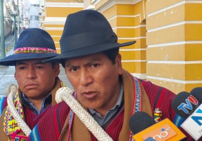 #GrupoFides | #ANF #Política 𝐄𝐱𝐝𝐢𝐫𝐢𝐠𝐞𝐧𝐭𝐞 𝐞𝐯𝐢𝐬𝐭𝐚 𝐝𝐞 𝐥𝐨𝐬 𝐏𝐨𝐧𝐜𝐡𝐨𝐬 𝐑𝐨𝐣𝐨𝐬 𝐧𝐨 𝐝𝐞𝐬𝐜𝐚𝐫𝐭𝐚 𝐪𝐮𝐢𝐭𝐚𝐫 𝐫𝐞𝐬𝐩𝐚𝐥𝐝𝐨…