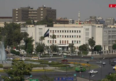 🇮🇱🇸🇾 | Momento del bombardeo israelí al cuartel general del Estado Mayor sirio en…